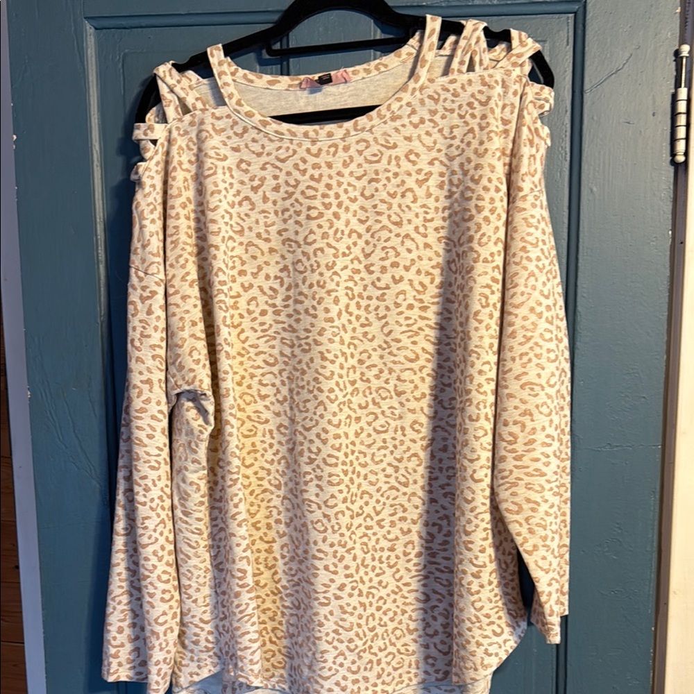 Leopard Print Long Sleeve Top